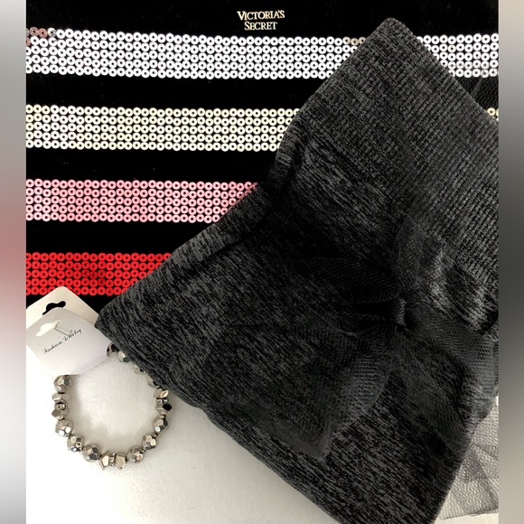 Time & Tru Cozy Fleece Gray Leggings and BONUS NWT Silver Geo Stretch Bracelet - Picture 7 of 8